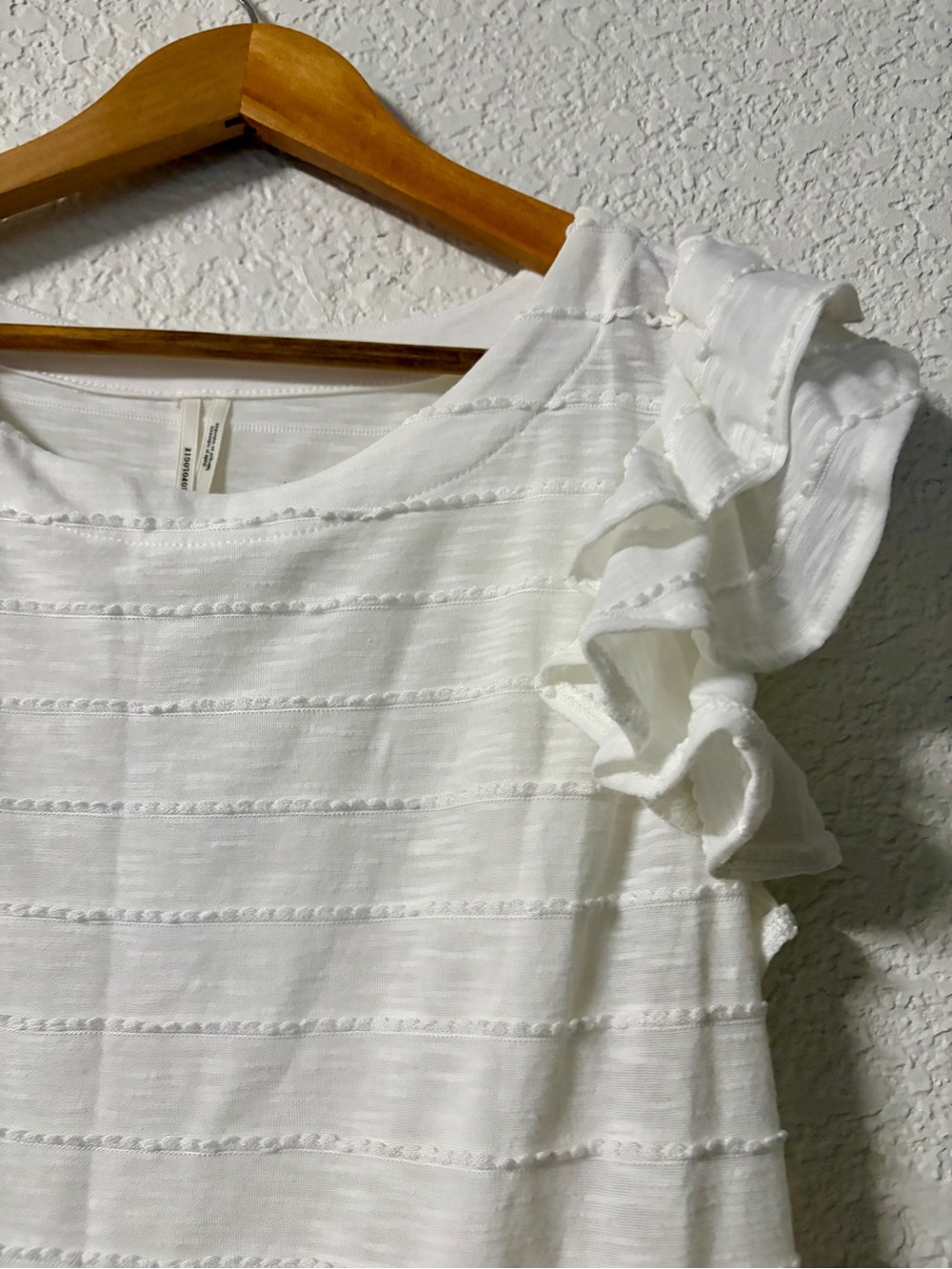 Anthropologie White cottage Ruffle Flutter Sleeve Textured stripe Blouse size L - Picture 4 of 9